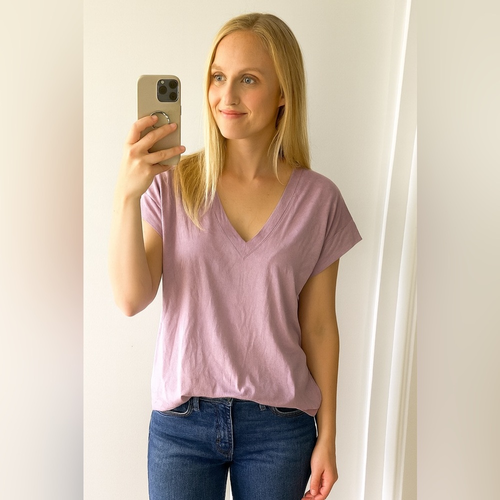 Express Lavender V-Neck Linen T-Shirt M NWT